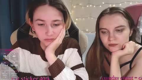 Snapshot of velvetvalkyries chatting on September 24, 6:00 pm CLEOshort hair TIna long hair online show from September 24, 6:00 pm