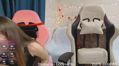 Snapshot of velvetvalkyries chatting on November 19, 4:51 pm CLEOshort hair TIna long hair online show from November 19, 4:51 pm