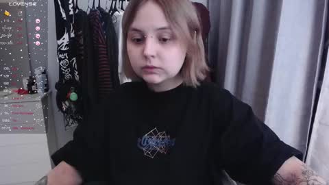 Snapshot of vendymories chatting on February 12, 8:15 pm eva 3 online show from February 12, 8:15 pm