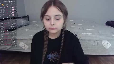 Snapshot of vendymories chatting on February 23, 8:28 pm eva 3 online show from February 23, 8:28 pm