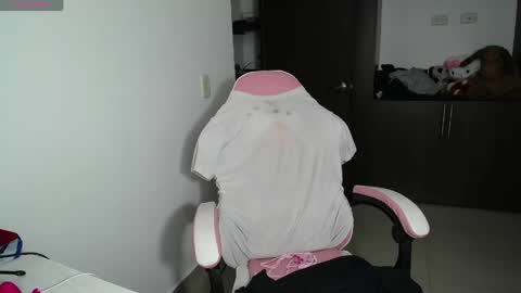 Snapshot of venelope1 chatting on May 13, 3:04 am Venelope 3 online show from May 13, 3:04 am