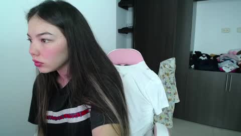 Snapshot of venelope1 chatting on May 14, 11:00 pm Venelope 3 online show from May 14, 11:00 pm