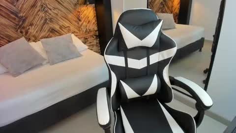 Snapshot of vennus_black_ chatting on September 19, 7:58 pm V E N U S online show from September 19, 7:58 pm