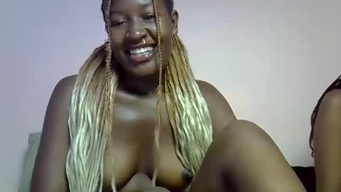 Snapshot of venom_kisses5050 chatting on February 10, 5:00 am venom_kisses5050 online show from February 10, 5:00 am