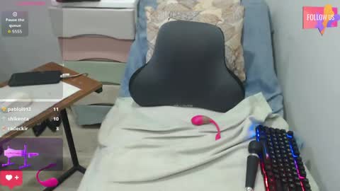 venus496613 online show from April 28, 2:27 am