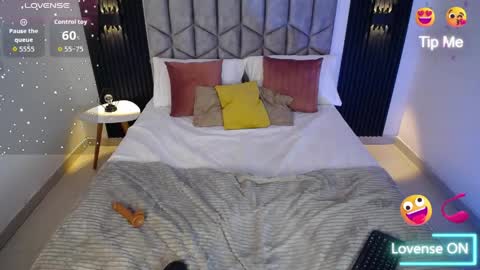 Snapshot of venus_999_ chatting on May 21, 9:44 pm venus_999_ online show from May 21, 9:44 pm