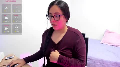 Snapshot of venus_cat_ chatting on October 25, 10:15 pm Venus online show from October 25, 10:15 pm