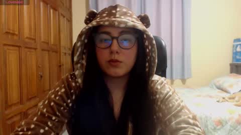 Snapshot of venus_cat_ chatting on December 15, 4:39 am Venus online show from December 15, 4:39 am