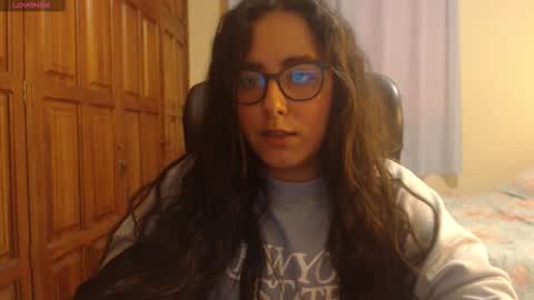 Snapshot of venus_cat_ chatting on December 18, 11:00 pm Venus online show from December 18, 11:00 pm