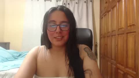 Snapshot of venus_cat_ chatting on June 18, 2:01 am Venus online show from June 18, 2:01 am