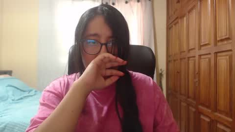 Snapshot of venus_cat_ chatting on June 20, 3:04 pm Venus online show from June 20, 3:04 pm