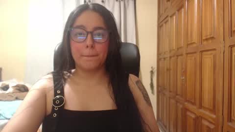 Snapshot of venus_cat_ chatting on June 23, 1:47 am Venus online show from June 23, 1:47 am