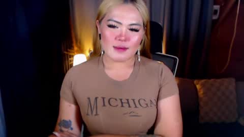 I am Colly Your mystery girl online show from July 15, 3:23 am