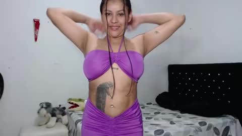 Snapshot of venus_menoza chatting on February 13, 1:37 pm venus_menoza online show from February 13, 1:37 pm