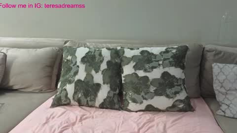 Snapshot of venus_oats chatting on October 17, 3:10 am Teresa online show from October 17, 3:10 am