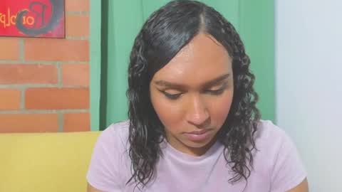 Snapshot of venus_speer chatting on December 4, 1:58 am Luisa online show from December 4, 1:58 am