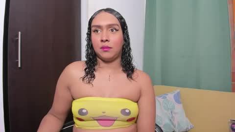 Snapshot of venus_speer chatting on December 17, 1:38 pm Luisa online show from December 17, 1:38 pm