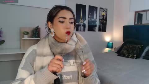 Snapshot of venus_steffen chatting on October 6, 12:24 pm Mia online show from October 6, 12:24 pm