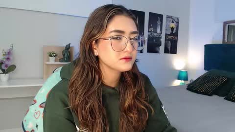 Snapshot of venus_steffen chatting on October 14, 12:28 pm Mia online show from October 14, 12:28 pm