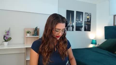 Snapshot of venus_steffen chatting on October 16, 12:39 pm Mia online show from October 16, 12:39 pm
