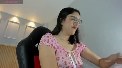 Snapshot of venusgreys1 chatting on June 16, 12:08 pm VENUS online show from June 16, 12:08 pm