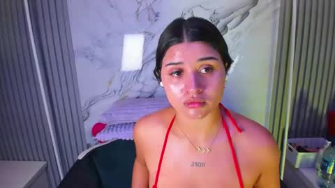 Snapshot of venusowen_ chatting on May 5, 2:03 pm Venusowen online show from May 5, 2:03 pm