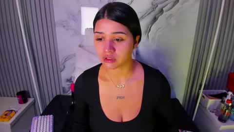 Snapshot of venusowen_ chatting on May 11, 1:17 pm Venusowen online show from May 11, 1:17 pm