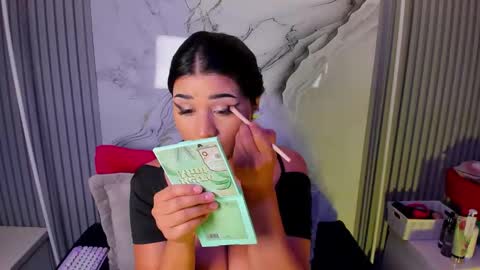 Snapshot of venusowen_ chatting on May 16, 2:38 pm Venusowen online show from May 16, 2:38 pm