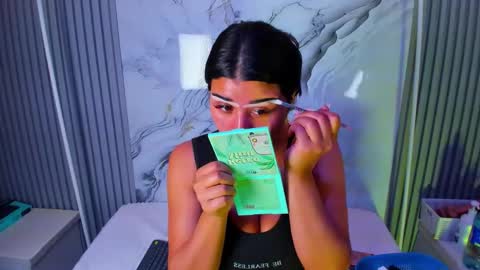 Snapshot of venusowen_ chatting on June 5, 2:34 pm Venusowen online show from June 5, 2:34 pm