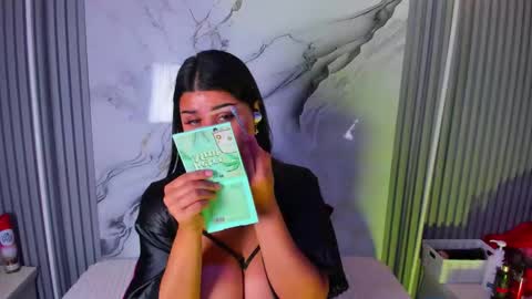 Snapshot of venusowen_ chatting on June 9, 3:01 pm Venusowen online show from June 9, 3:01 pm