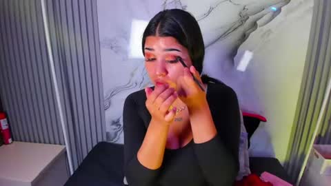 Snapshot of venusowen_ chatting on July 15, 1:27 pm Venusowen online show from July 15, 1:27 pm