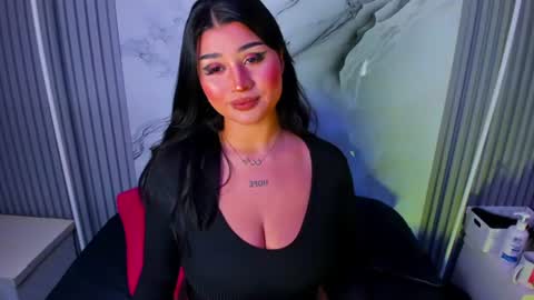 Snapshot of venusowen_ chatting on July 28, 3:21 pm Venusowen online show from July 28, 3:21 pm