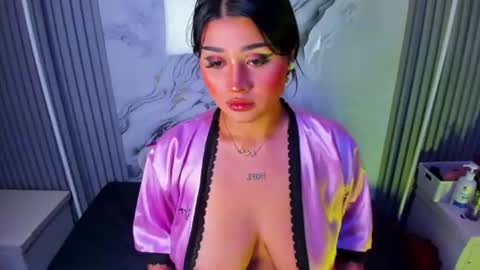 Snapshot of venusowen_ chatting on July 28, 6:31 pm Venusowen online show from July 28, 6:31 pm
