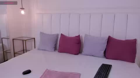 Venus Moon online show from March 17, 9:51 pm