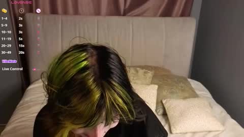 Snapshot of veolatownson chatting on October 30, 8:09 pm Erica online show from October 30, 8:09 pm