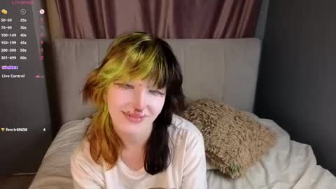 Snapshot of veolatownson chatting on November 6, 8:21 pm Erica online show from November 6, 8:21 pm