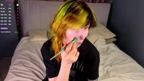 Snapshot of veolatownson chatting on November 20, 8:08 pm Erica online show from November 20, 8:08 pm