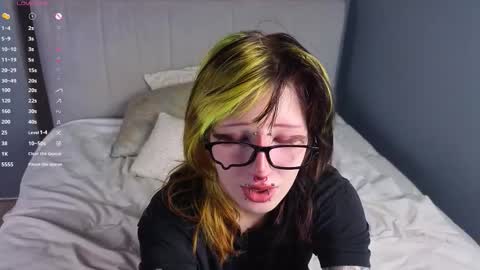 Snapshot of veolatownson chatting on November 21, 8:40 pm Erica online show from November 21, 8:40 pm