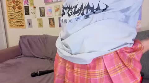 Snapshot of veolatownson chatting on June 15, 8:33 pm Erica online show from June 15, 8:33 pm