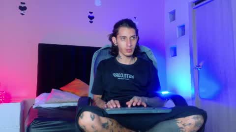 vergil_noir online show from July 10, 5:01 am