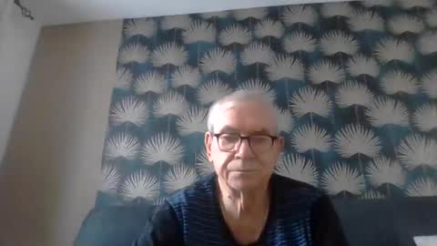 Snapshot of vergne50 chatting on May 10, 5:34 am vergne50 online show from May 10, 5:34 am