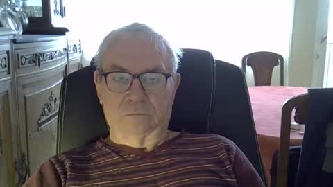 Snapshot of vergne50 chatting on May 13, 6:11 am vergne50 online show from May 13, 6:11 am
