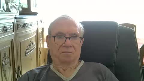 Snapshot of vergne50 chatting on May 16, 9:28 am vergne50 online show from May 16, 9:28 am