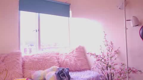 vero_bloomx online show from July 15, 12:10 pm