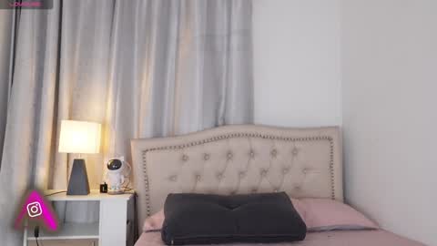 Snapshot of vero_cam chatting on December 24, 2:10 am vero_cam online show from December 24, 2:10 am
