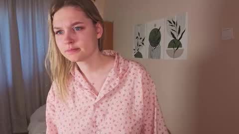 Snapshot of verocat chatting on September 15, 4:34 am Veronica online show from September 15, 4:34 am