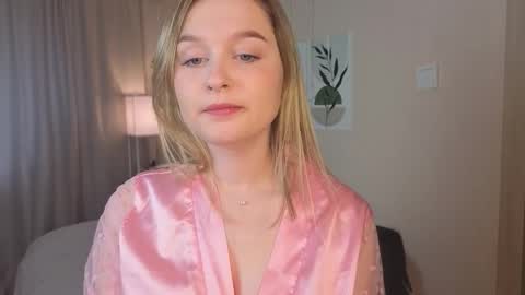 Snapshot of verocat chatting on October 18, 6:26 am Veronica online show from October 18, 6:26 am