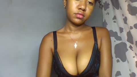 Snapshot of verolla31 chatting on February 27, 8:39 am verolla31 online show from February 27, 8:39 am