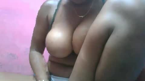 Snapshot of verolla31 chatting on March 4, 1:17 pm verolla31 online show from March 4, 1:17 pm