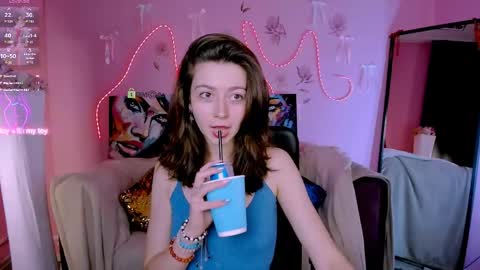 Snapshot of veronica_bubble chatting on May 24, 7:08 pm Ronni online show from May 24, 7:08 pm
